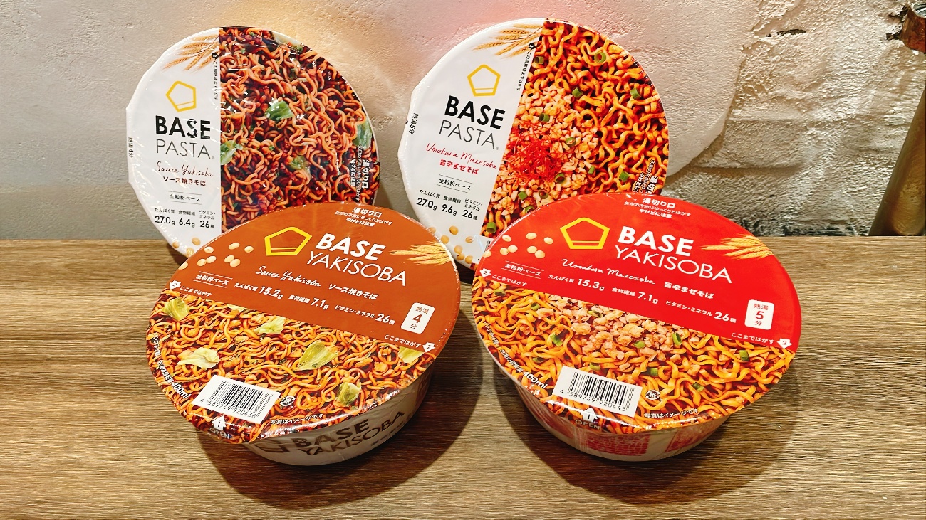 BASE FOODの完全栄養の即席麺「ソース焼きそば/旨辛まぜそば」がより